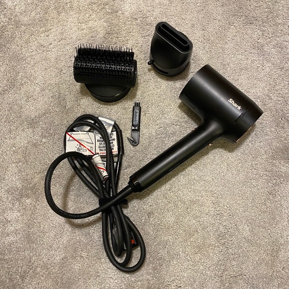 Shark hyperAIR 2-in-1 dryer - Picture 1 of 6
